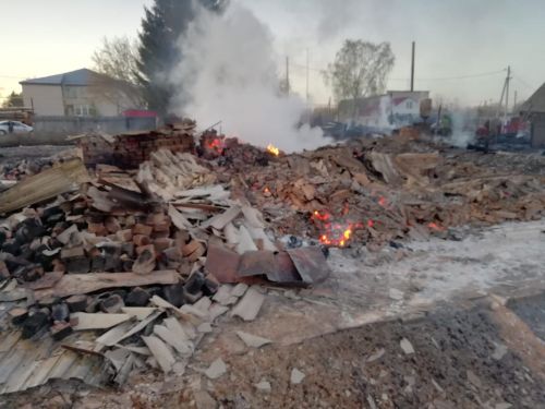 Дома сгорели из-за детской шалости