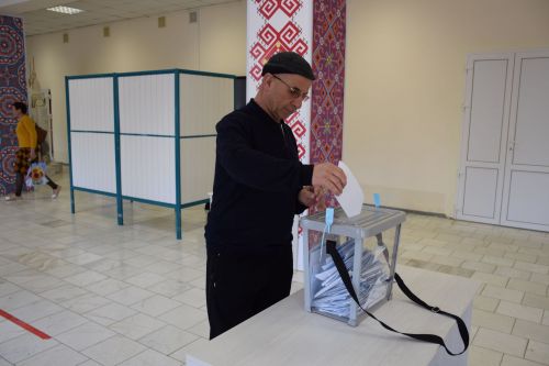В Нурлате прошло досрочное голосование на референдуме по поправкам в Конституцию Узбекистана