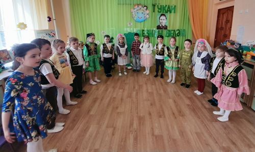 Воспитанники детского сада «Пчёлка» читали стихи Габдуллы Тукая