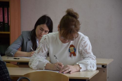 Нурлатцы присоединились к образовательной акции – Всечувашскому диктанту «Пĕтĕм чăваш диктанчĕ – 2023»