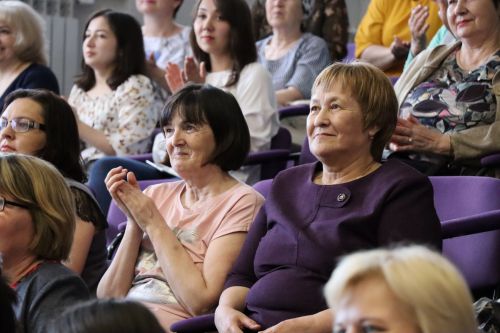 В Нурлате фельдшеры профессиональный праздник отмечают на сцене школы искусств