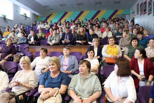В Нурлате фельдшеры профессиональный праздник отмечают на сцене школы искусств