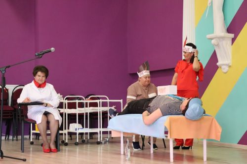 В Нурлате фельдшеры профессиональный праздник отмечают на сцене школы искусств