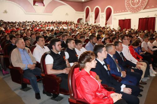 В Нурлате в День призывника чествовали будущих защитников Отечества
