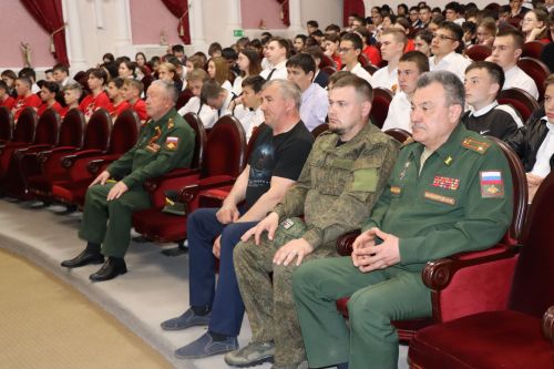 В Нурлате в День призывника чествовали будущих защитников Отечества