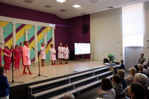 В Нурлате фельдшеры профессиональный праздник отмечают на сцене школы искусств