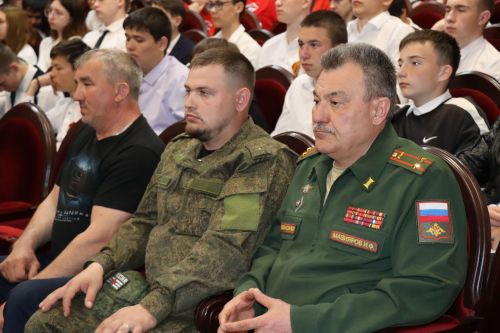 В Нурлате в День призывника чествовали будущих защитников Отечества