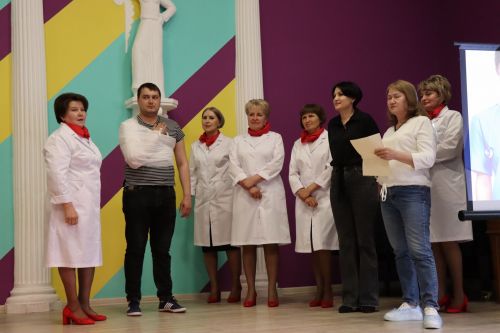 В Нурлате фельдшеры профессиональный праздник отмечают на сцене школы искусств