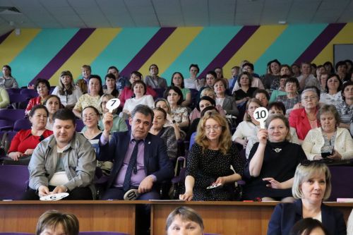 В Нурлате фельдшеры профессиональный праздник отмечают на сцене школы искусств