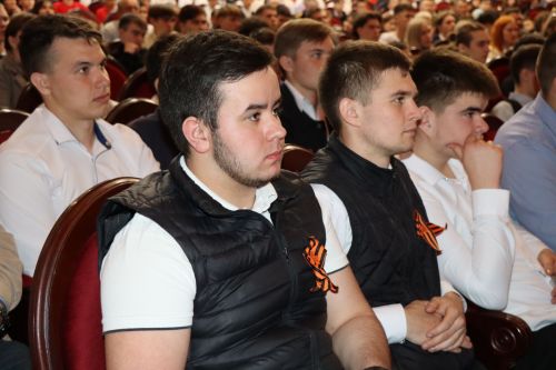 В Нурлате в День призывника чествовали будущих защитников Отечества