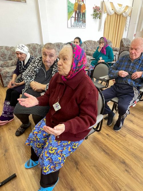 Нурлатские автоинспекторы встретились с жителями дома-интерната для престарелых