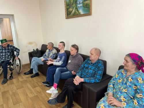 Нурлатские автоинспекторы встретились с жителями дома-интерната для престарелых