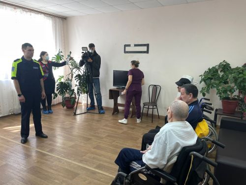 Нурлатские автоинспекторы встретились с жителями дома-интерната для престарелых
