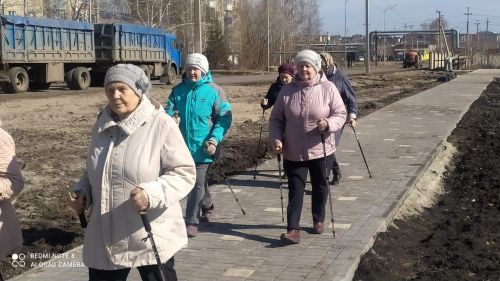 В Нурлате Центру долголетия передали массажное кресло