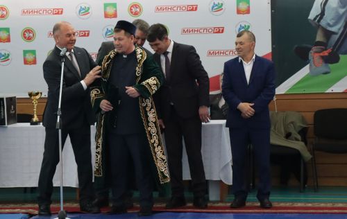 В Нурлате стартовало Первенство РТ по борьбе на поясах