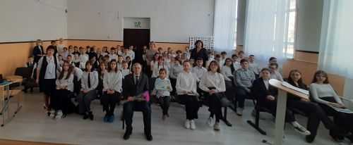 В гости к нурлатским школьникам пришёл писатель