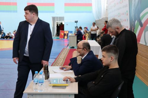 В Нурлате стартовало Первенство РТ по борьбе на поясах