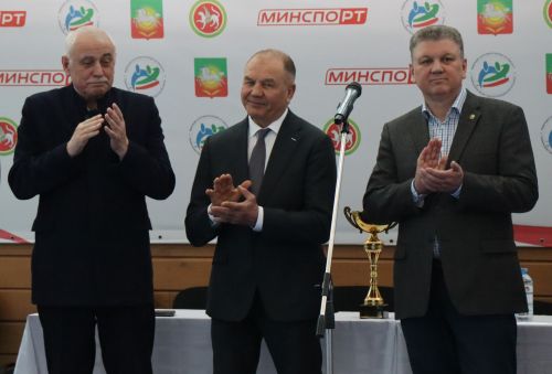 В Нурлате стартовало Первенство РТ по борьбе на поясах