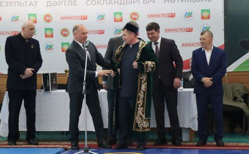 В Нурлате стартовало Первенство РТ по борьбе на поясах