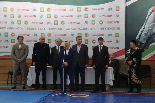 В Нурлате стартовало Первенство РТ по борьбе на поясах