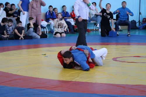 В Нурлате стартовало Первенство РТ по борьбе на поясах