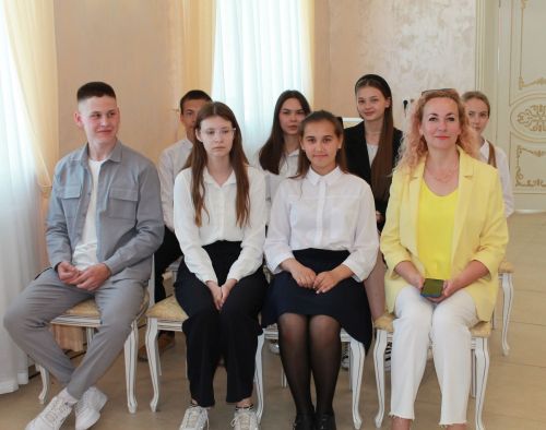 Специалисты ЗАГСа Нурлатского района провели занятие по семьеведению