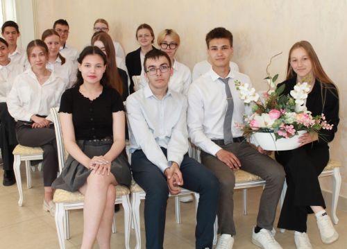 Специалисты ЗАГСа Нурлатского района провели занятие по семьеведению