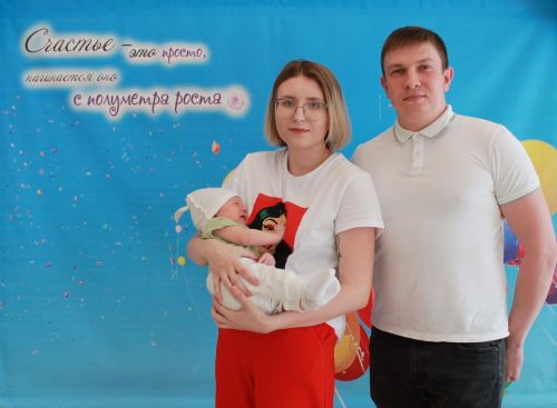 В Нурлатском районе продолжается акция «Подарок для новорожденного»