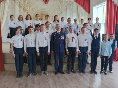 К нурлатским школьникам на «Урок мужества» пригласили воина-интернационалиста