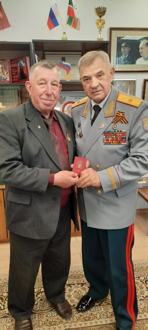 Руководитель Нурлатской «Легенды» награжден почетным знаком