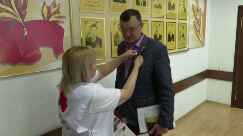 В Совете Нурлатского района прошла благотворительная акция «Красная гвоздика»