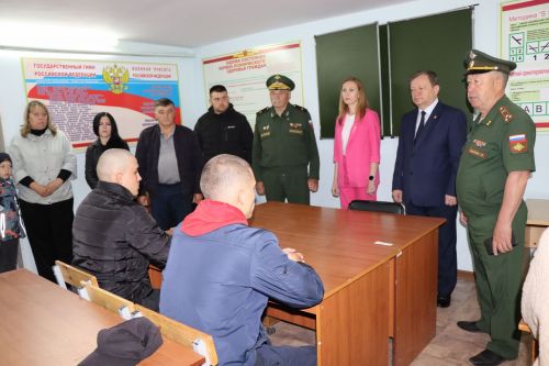 Нурлатцы торжественно проводили новобранцев на срочную службу
