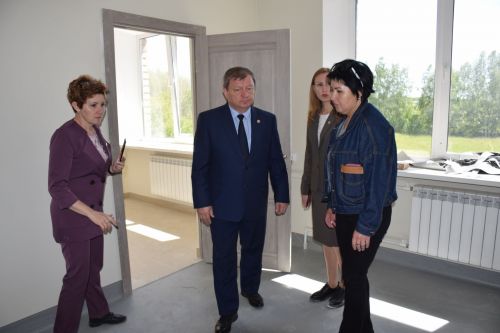 Дамир Ишкинеев ознакомился с ходом капремонта Чулпановской больницы
