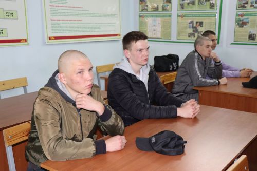 Нурлатцы торжественно проводили новобранцев на срочную службу