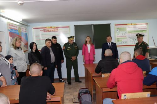 Нурлатцы торжественно проводили новобранцев на срочную службу