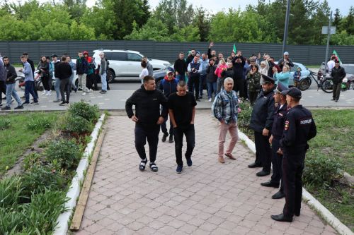 Нурлатцы торжественно проводили новобранцев на срочную службу