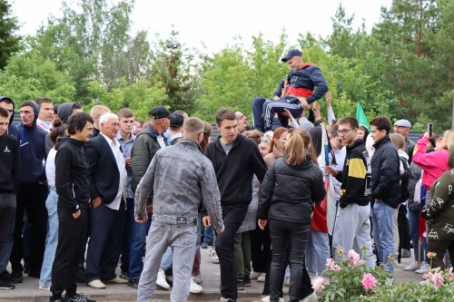 Нурлатцы торжественно проводили новобранцев на срочную службу