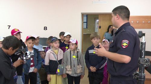 В отделении ГИБДД Нурлатского района прошла экскурсия для детей