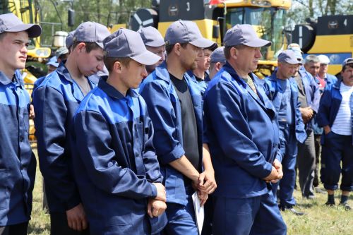 В Нурлатском районе готовность техники к уборочным работам получила высокую оценку