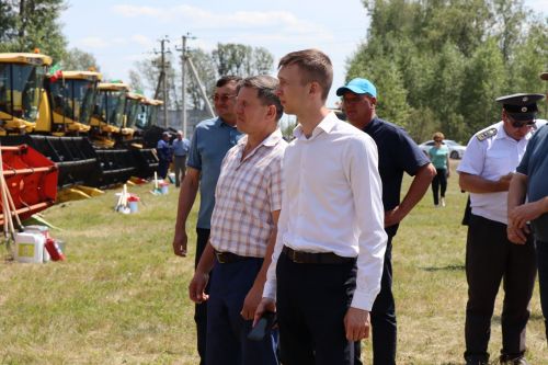 В Нурлатском районе готовность техники к уборочным работам получила высокую оценку