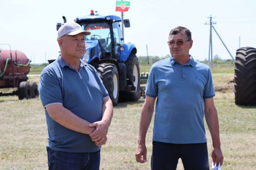 В Нурлатском районе готовность техники к уборочным работам получила высокую оценку