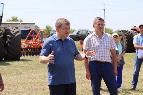 В Нурлатском районе готовность техники к уборочным работам получила высокую оценку