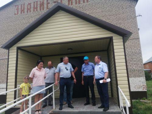 Дамир Ишкинеев осмотрел социальные объекты Староальметьевского сельского поселения