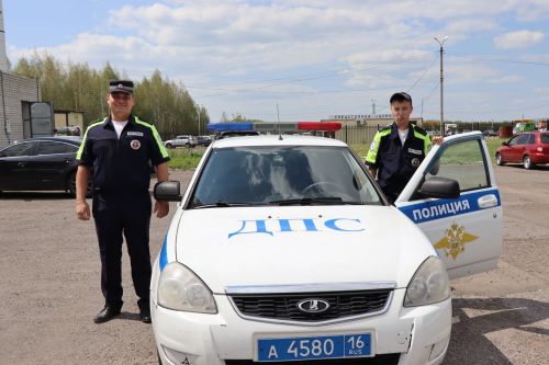 Благородная и сложная служба нурлатских работников ГИБДД обеспечивает безопасность на дорогах