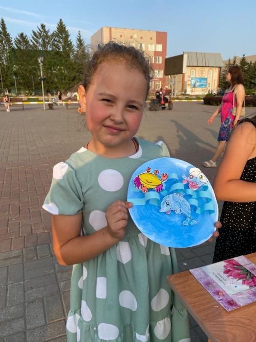 На центральной площади Нурлата прошел мастер-класс для детей по изготовлению поделок