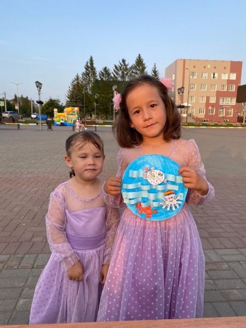 На центральной площади Нурлата прошел мастер-класс для детей по изготовлению поделок