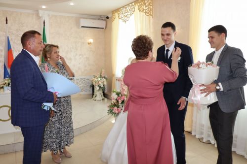 В Нурлате зарегистрировали сотый брак