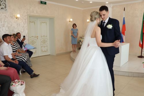 В Нурлате зарегистрировали сотый брак