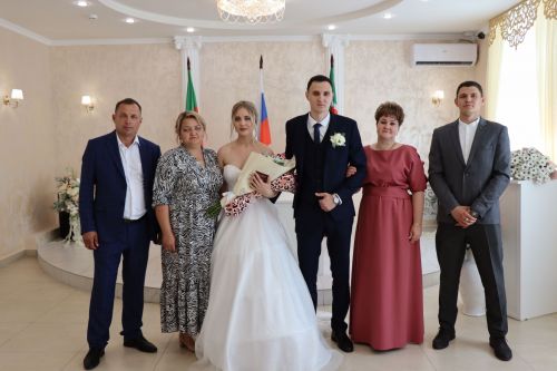 В Нурлате зарегистрировали сотый брак