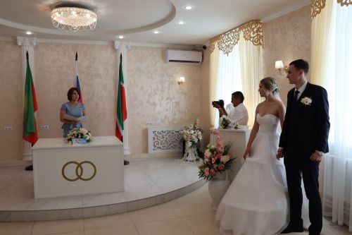 В Нурлате зарегистрировали сотый брак